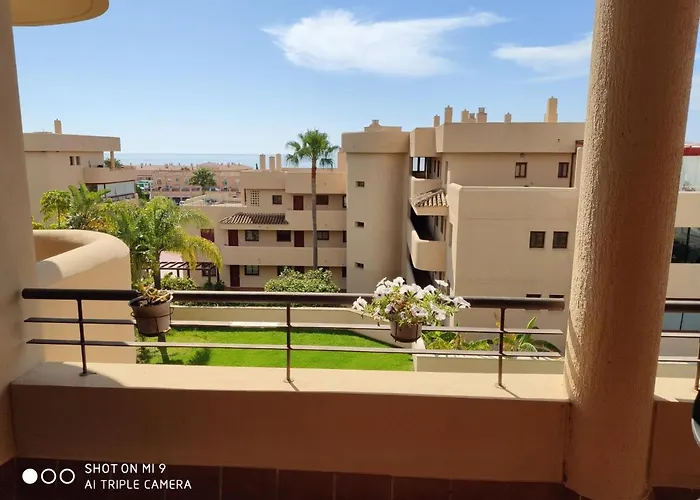 La Cala Live